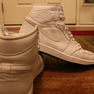 AIR JORDAN 1 RETRO HIGH OG "PERFORATED"